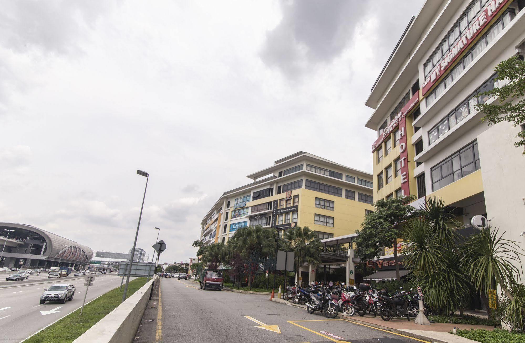 Signature Hotel @ Puchong Setiawalk Exteriér fotografie